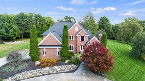 879 Pinery Blvd, Orion, MI 48362