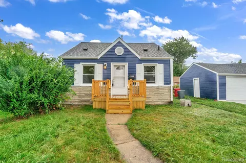 25588 Send St, Roseville, MI 48066