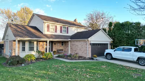 45646 Berthoud Dr, Macomb, MI 48044