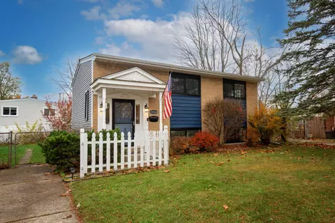 23264 Astrid Ct, Rockwood, MI 48173