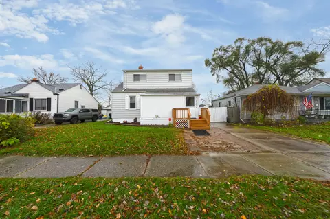 29304 Congress St, Roseville, MI 48066