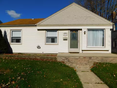 2010 Buckingham Ave, Lincoln Park, MI 48146