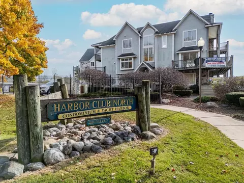 37530 Jefferson Ave #202, Harrison, MI 48045
