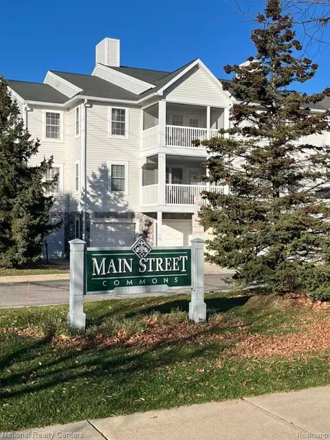 2239 S Main St #19, Ann Arbor, MI 48103