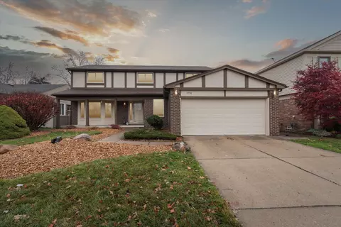 7730 Charrington Dr, Canton, MI 48187