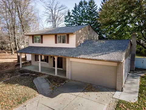 42362 Niagara Dr, Sterling Heights, MI 48313