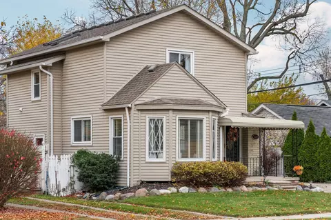 820 Cherokee Ave, Royal Oak, MI 48067