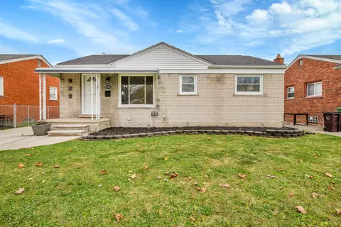 15611 Cameron St, Southgate, MI 48195