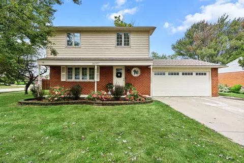 36707 Barr St, Clinton Township, MI 48035
