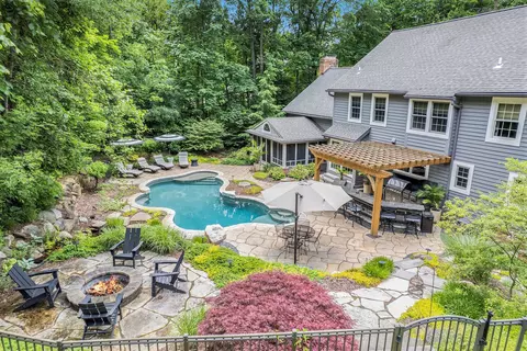 7220 Hillside Dr, Independence, MI 48346