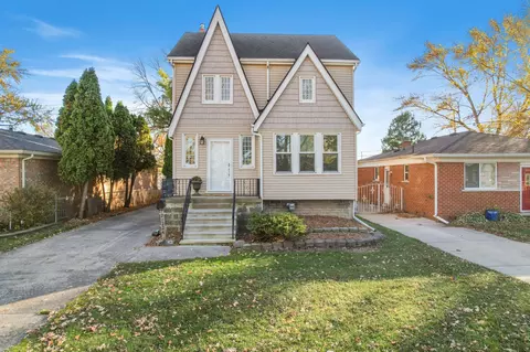 21224 Yale St, Saint Clair Shores, MI 48081