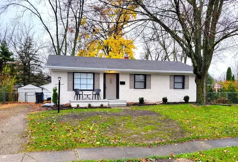 925 Griswold St, Howell, MI 48843