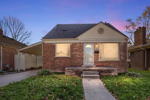 863 Mayflower Ave, Lincoln Park, MI 48146