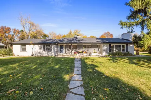 1281 Whitmore Rd, Bloomfield Hills, MI 48304