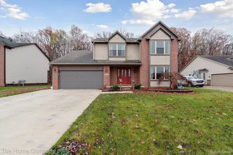 43621 Dorchester Dr, Van Buren, MI 48111