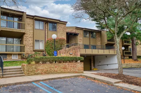 27333 Arborway Rd #55, Southfield, MI 48033