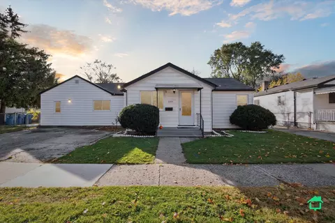8444 Jewett Ave, Warren, MI 48089
