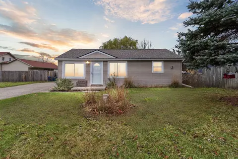 1021 Coolidge Dr, Grand Blanc, MI 48507