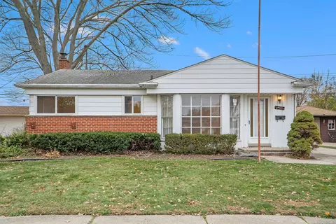 32525 Holden Dr, Warren, MI 48092