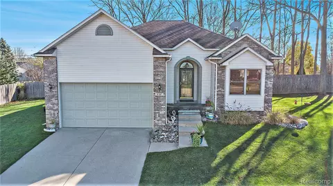 9187 Jill Marie Ln, Swartz Creek, MI 48473