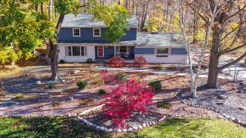 9344 Mapletree Dr, Plymouth, MI 48170