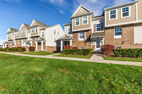 244 Center Blvd # 1, Wixom, MI 48393