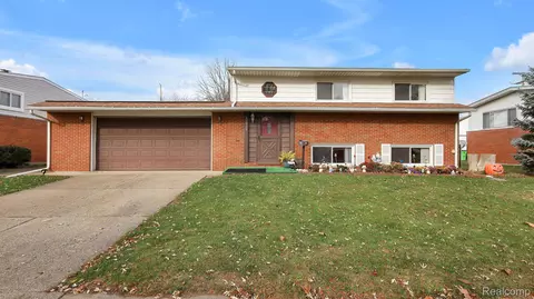 11929 Chattman Dr, Sterling Heights, MI 48313