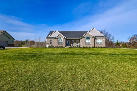 5553 Jada Dr, Highland, MI 48356