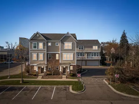 3100 Kilmer Dr, Troy, MI 48083