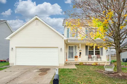 738 Pinegate Dr, Fowlerville, MI 48836