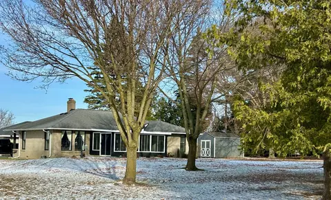 6011 Perry Rd, Grand Blanc, MI 48439