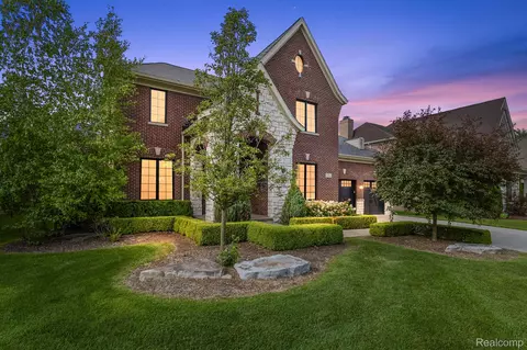 1151 Manchester Rd, Birmingham, MI 48009