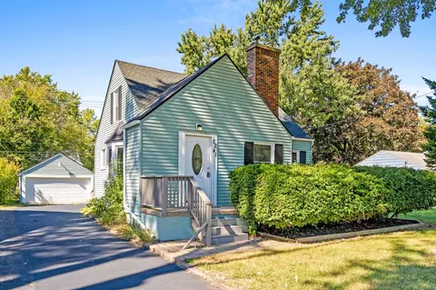 2241 Silver Lake Rd, Waterford, MI 48328