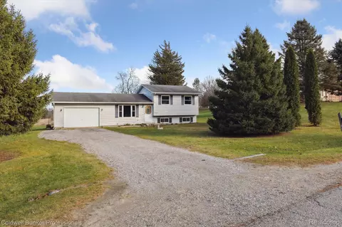 4456 Huckleberry Cir, Deerfield, MI 48421