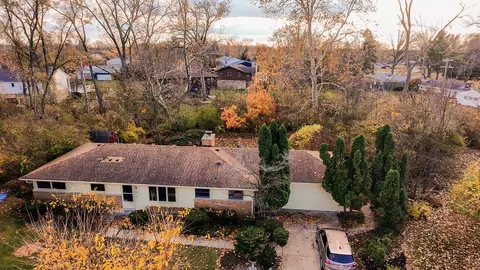 7256 Merrybrook, West Bloomfield, MI 48322