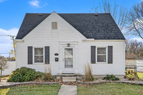 31407 Brown St, Garden City, MI 48135