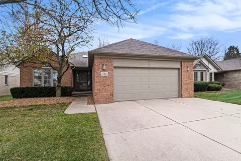 37803 Chase Run Dr, Sterling Heights, MI 48310