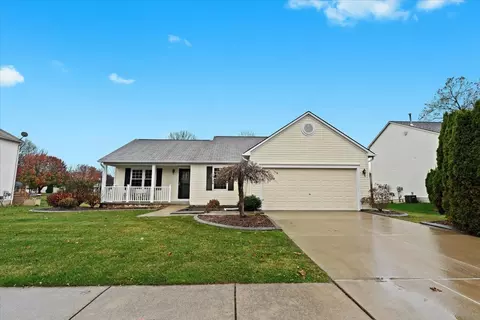 940 S Howard St, Fenton, MI 48430