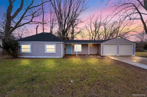 24255 Midland, Redford, MI 48239