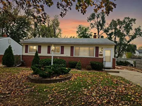 35216 Phyllis St, Wayne, MI 48184