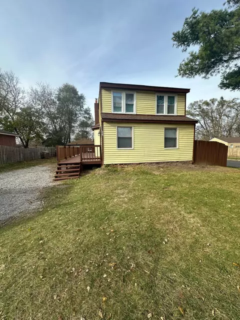 685 Kinney Rd, Pontiac, MI 48340