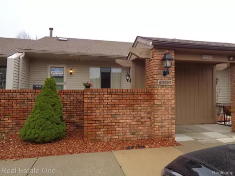 61958 Ticonderoga Dr 3 81 Dr #3, South Lyon, MI 48178