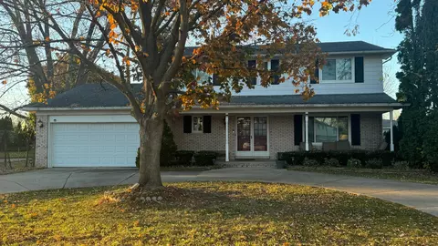 39219 Twenlow Dr, Clinton Township, MI 48038