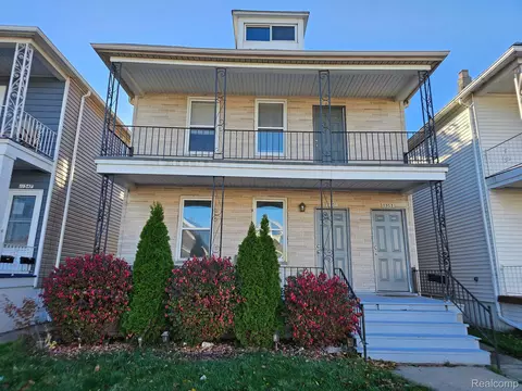 11351 Moran St, Hamtramck, MI 48212