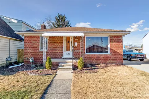 2096 11th St, Wyandotte, MI 48192