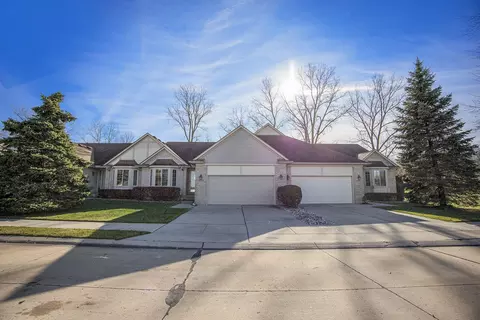 50734 Raintree Crt Ct, Chesterfield, MI 48047