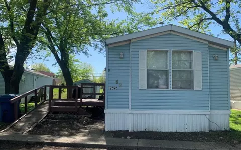 2596 Pleasant St, Brighton, MI 48114