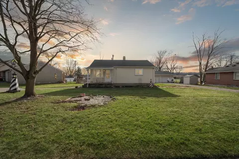 27117 W Huron River Dr, Flat Rock, MI 48134