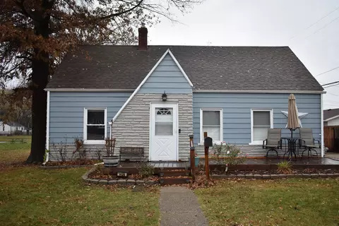 1424 S Hubbard St, Westland, MI 48186
