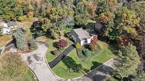 8323 Fawn Valley Dr, Independence, MI 48348